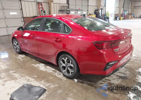 2021 Kia Forte Lxs из США, поврежденный, VIN 3KPF24AD1ME330854